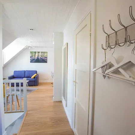 Old Town Apartment *